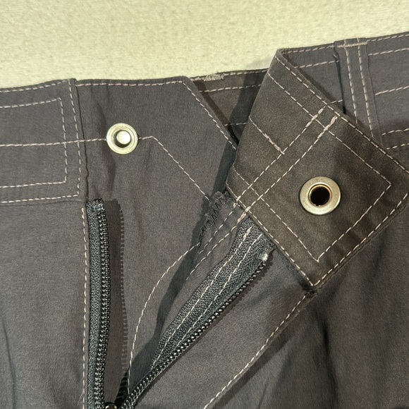 Kuhl size 38 cargo shorts - Picture 6 of 7
